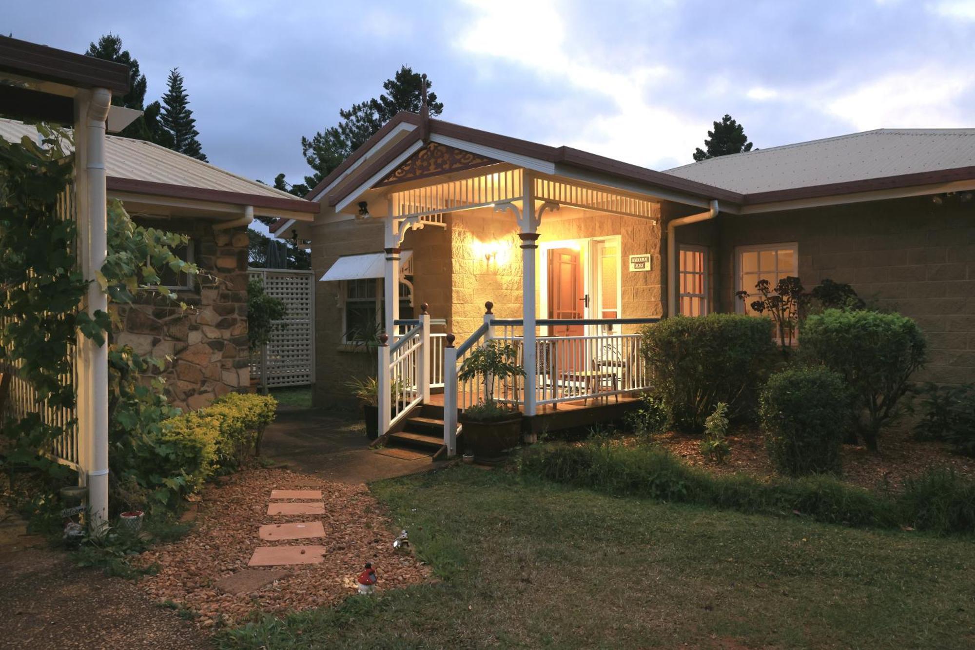 Lakefront Villa Yungaburra